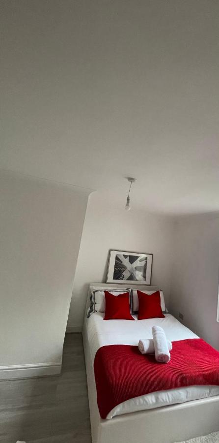 Agyeman Property オールダーショット エクステリア 写真