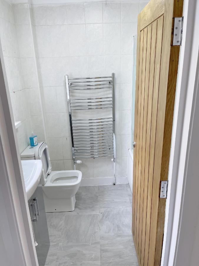 Agyeman Property オールダーショット エクステリア 写真